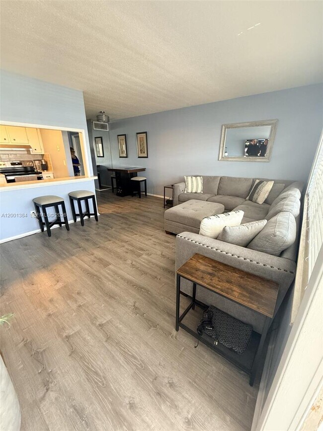 Building Photo - 5201 NE 24th Terrace