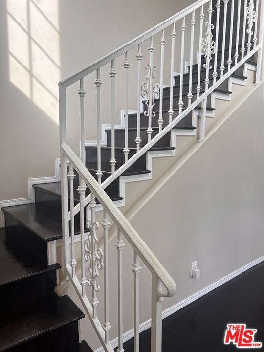 Building Photo - 2317 S Harcourt Ave