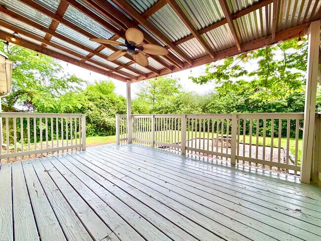 Building Photo - 1909 Needmore Rd