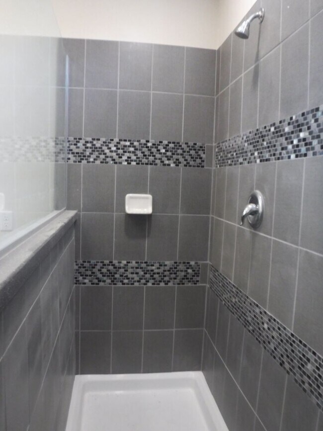 Building Photo - 60889 Granite Dr