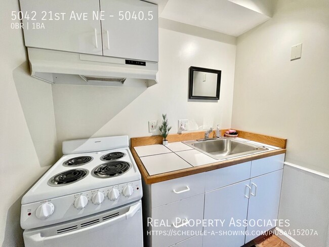 Building Photo - 5042 21st Ave NE