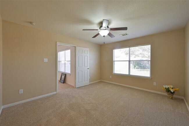 Building Photo - 28927 Rio Grande River Dr