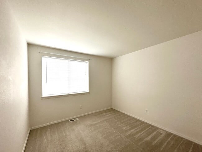 Building Photo - BEAUTIFUL 3 BED, 2 BATH SINGLE FAMILY HOME LOCATED IN NW REDMOND!