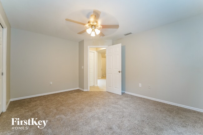 Building Photo - 3836 Candia Ave