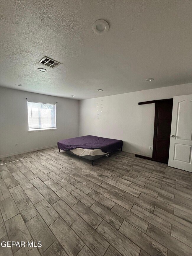 Building Photo - 12444 Sombra Grande Dr