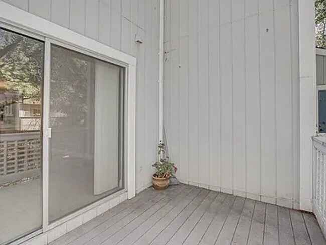 Building Photo - Outstanding 2BD/2BA Condo Near Pleasant Hill BART – Walnut Creek