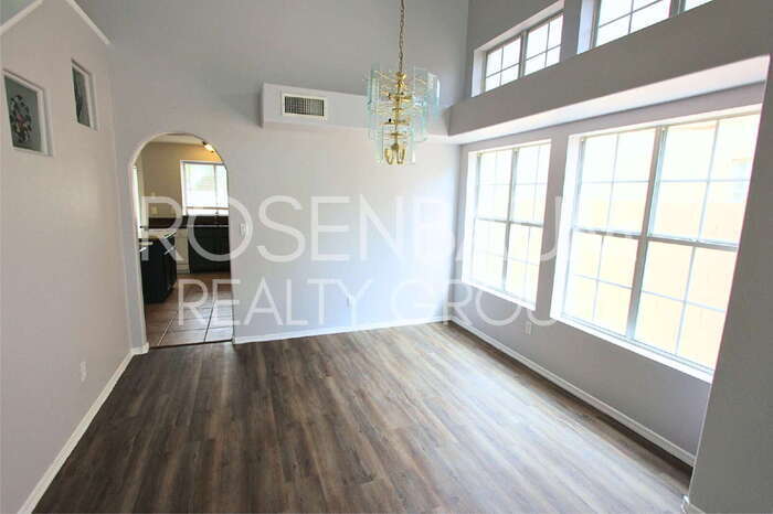 Building Photo - 1115 S Tiago Dr