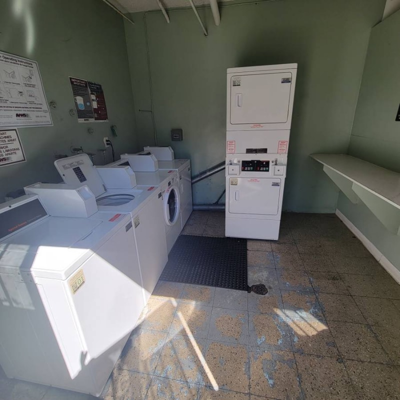 Building Photo - 3956 Stevely Ave