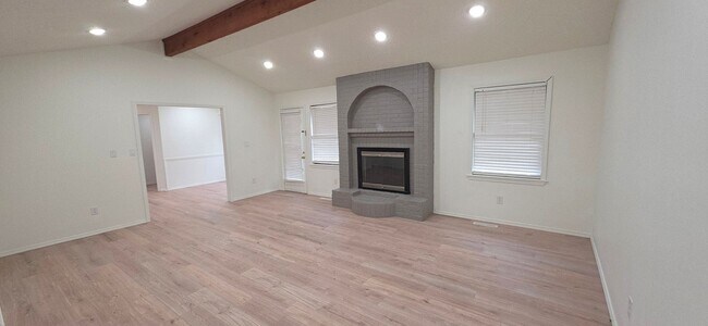 Building Photo - 1603 E Woodgate St