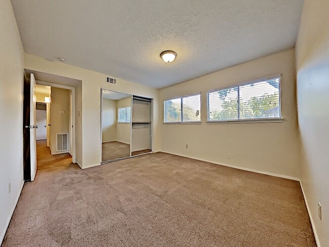 Building Photo - 18007 Autumn Trails Ln