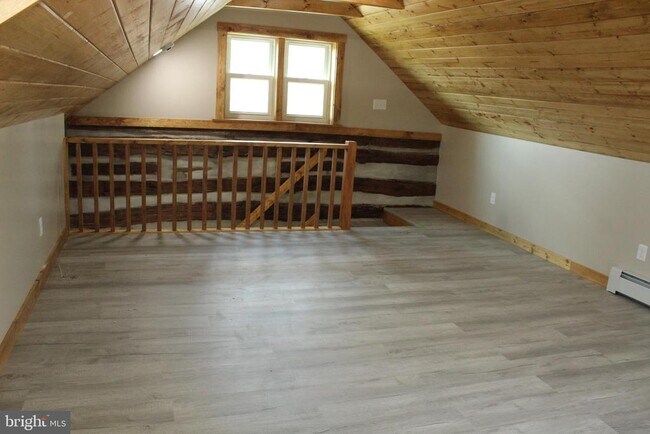 Building Photo - 739 S Main St