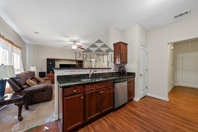 Building Photo - 5116 Magazine Ln