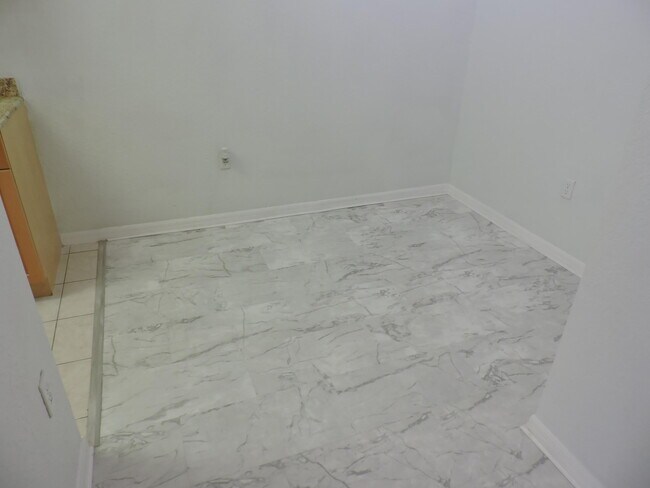 Building Photo - 11032 Legacy Dr