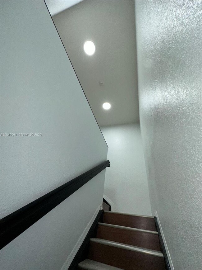 Building Photo - 4908 SW 141st Ave