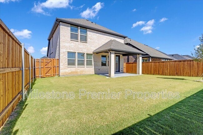 Building Photo - 820 Sunflower Trl