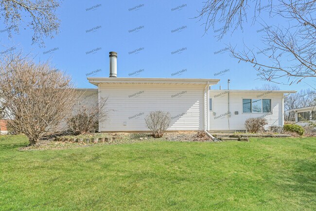 Building Photo - 1805 Aqueduct Dr