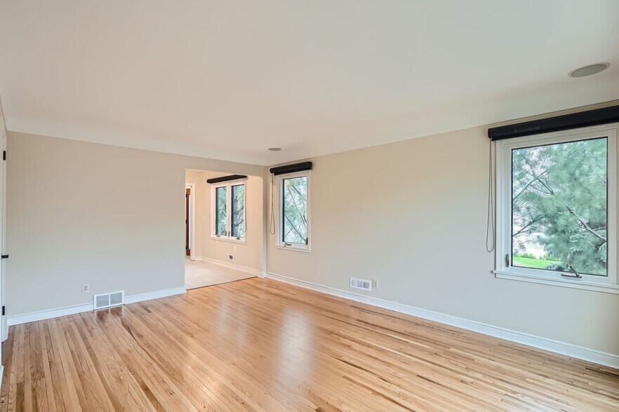 Building Photo - 5633 Saint Croix Ave N