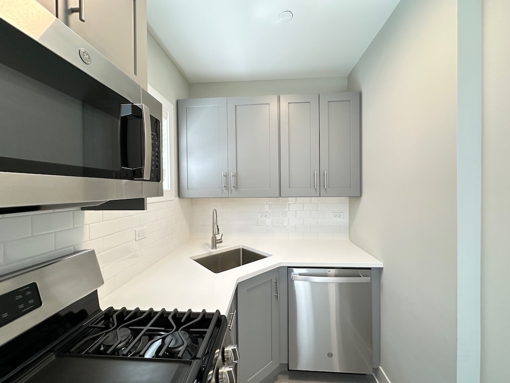 Building Photo - 1137 Oak Ave