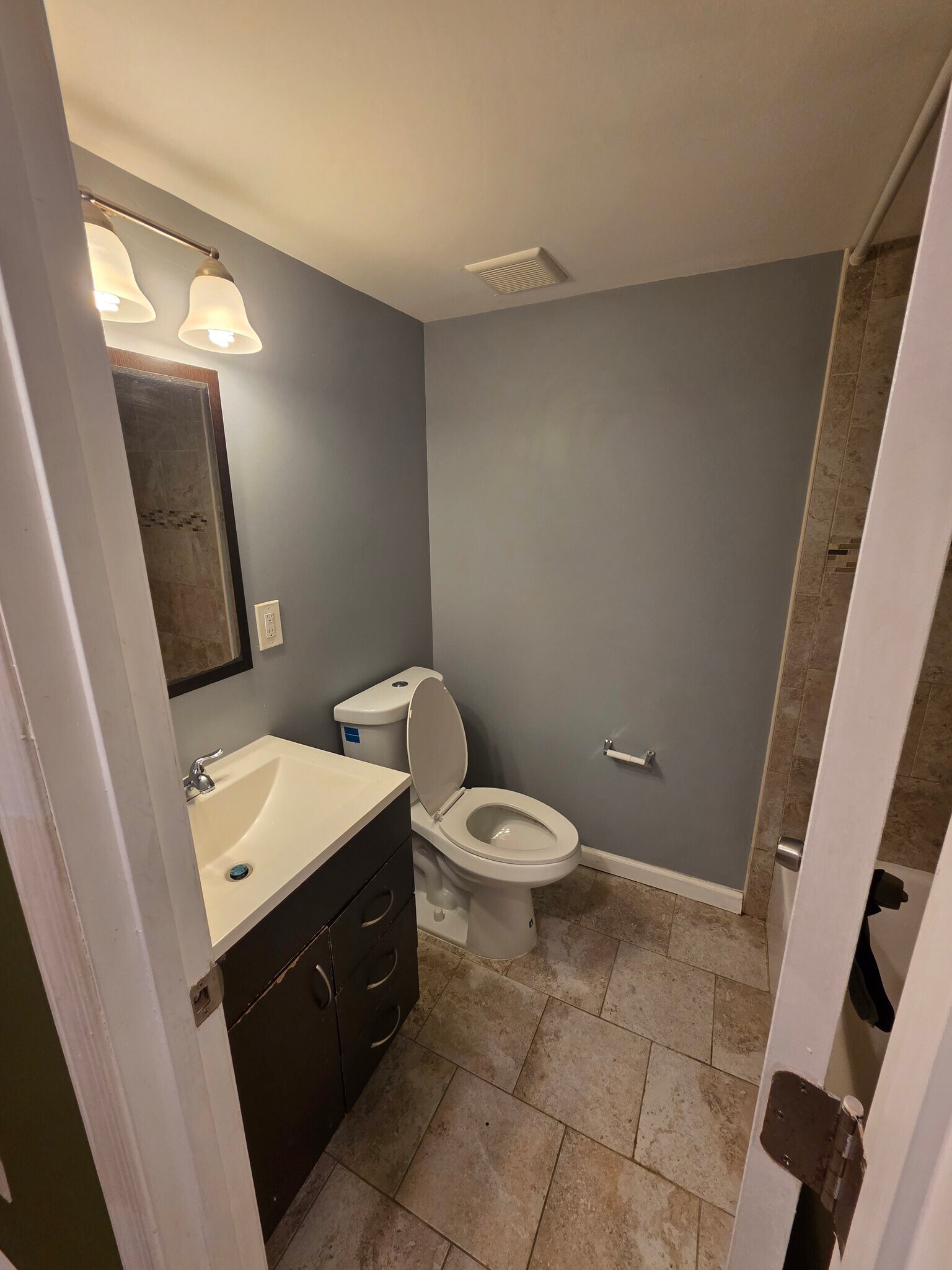 Building Photo - 7509 Lenham Dr