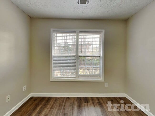 Building Photo - 50 Crooked Creek Way