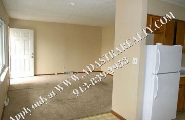 Building Photo - Charming 2 Bed 1 Bath in Independance-Available NOW!!