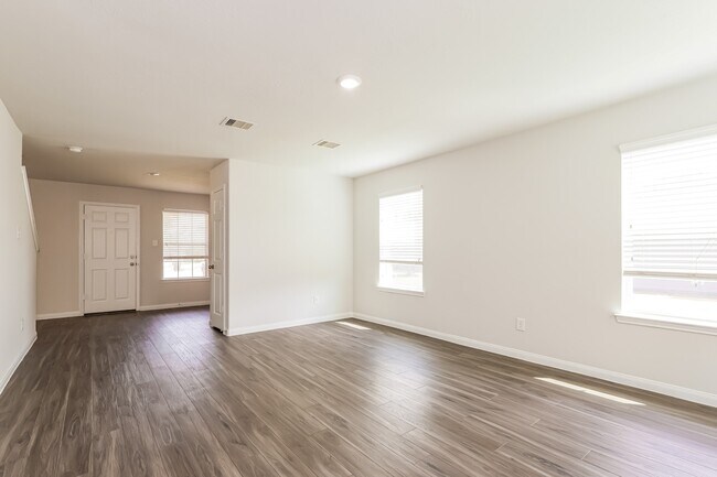 Building Photo - 2438 Gibbs Bend Ct