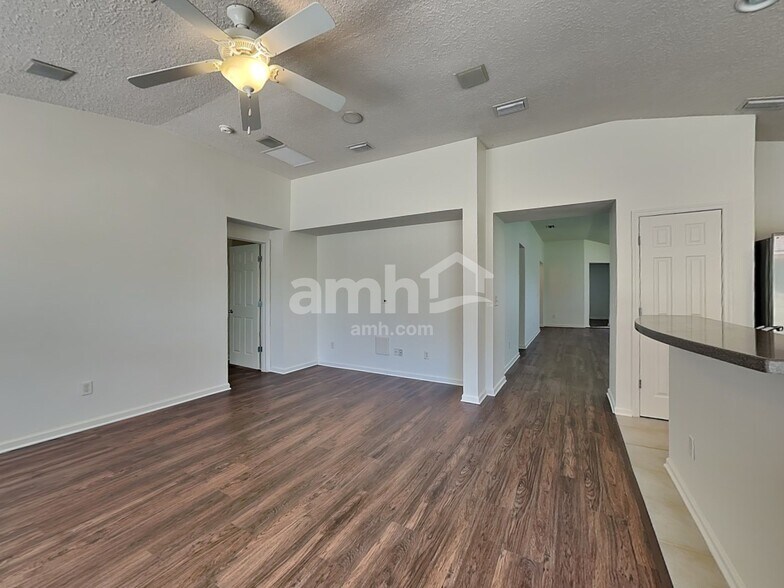 Building Photo - 76227 Deerwood Dr