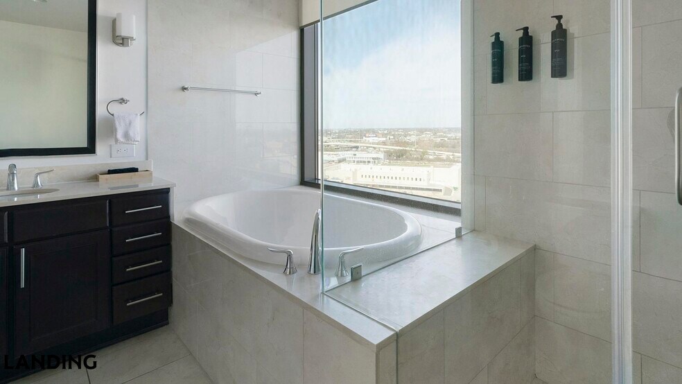 Building Photo - 777 Preston St