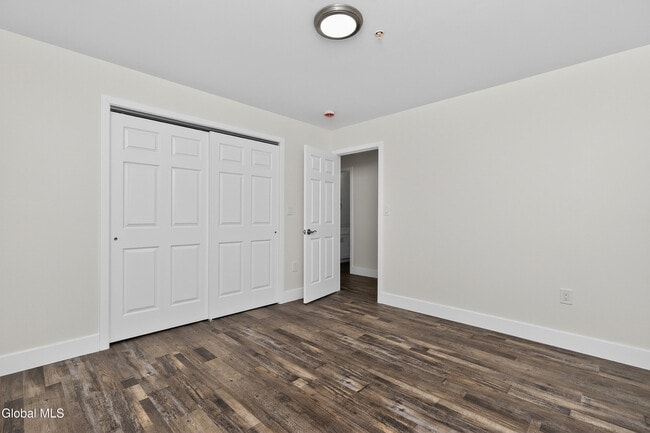 Building Photo - 6 Arrow St