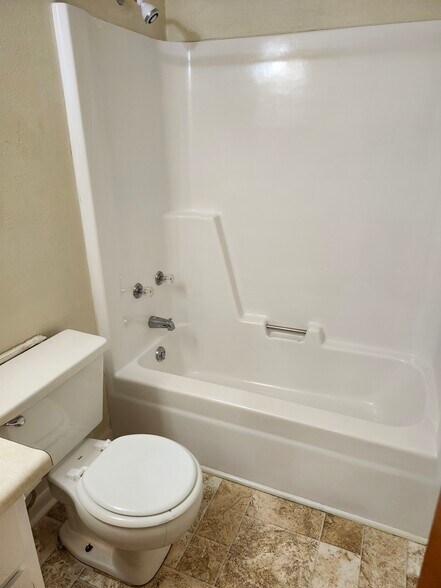 Bathroom - 25C 6th St