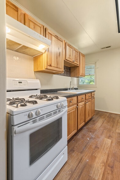 Building Photo - 1110 Huber Ave