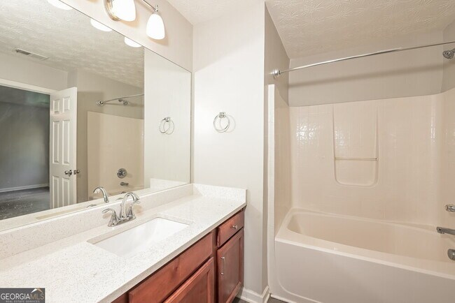 Building Photo - 418 Double Creek Dr
