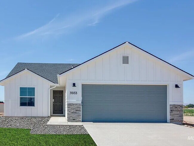Building Photo - "Charming 3-Bed, 2-Bath Gem in Nampa