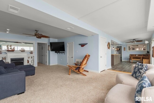 Building Photo - 15326 N River Beach Dr