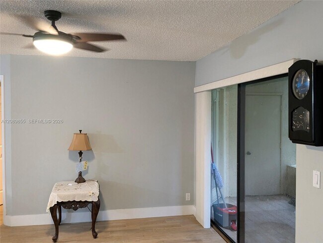 Building Photo - 9999 Summerbreeze Dr