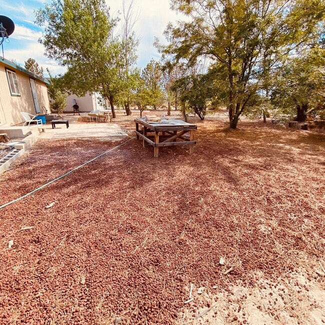 Building Photo - Move to the country! Ready for Horses and ...