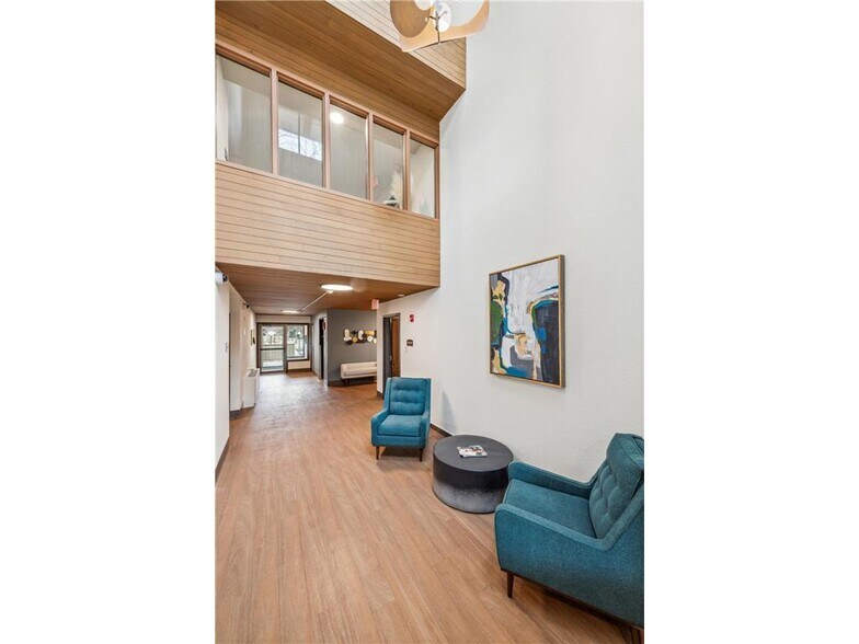 Building Photo - 4101 Parklawn Ave