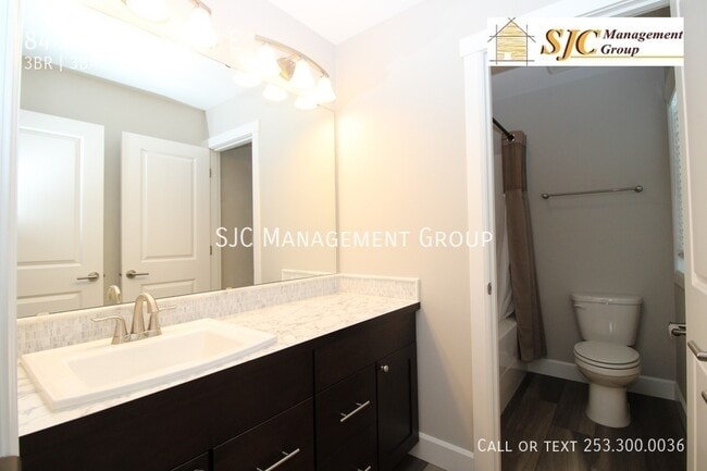 Building Photo - 8446 27th St Ct E