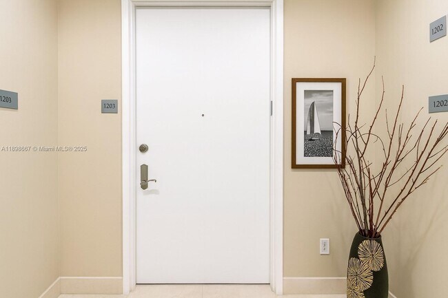 Building Photo - 15901 Collins Ave