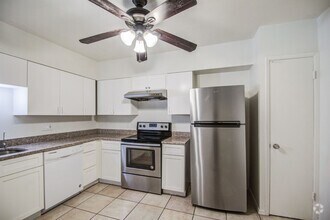 Building Photo - Charming 3 bedroom Townhome near MCC & Med...