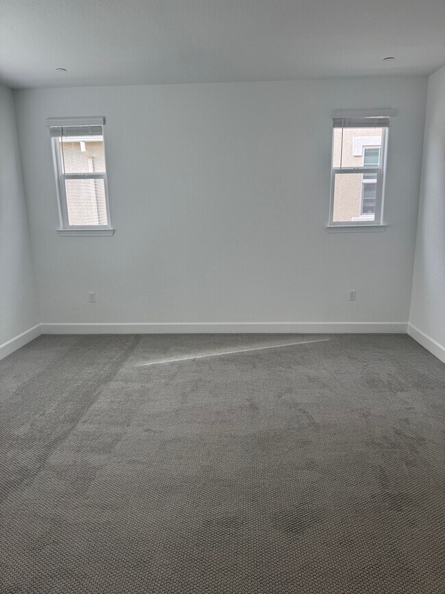 Building Photo - 4041 Flathead Dr