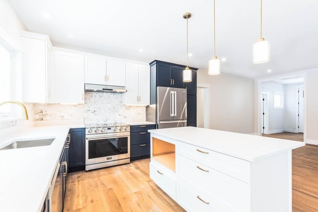 Building Photo - 539 Portsmouth Ave