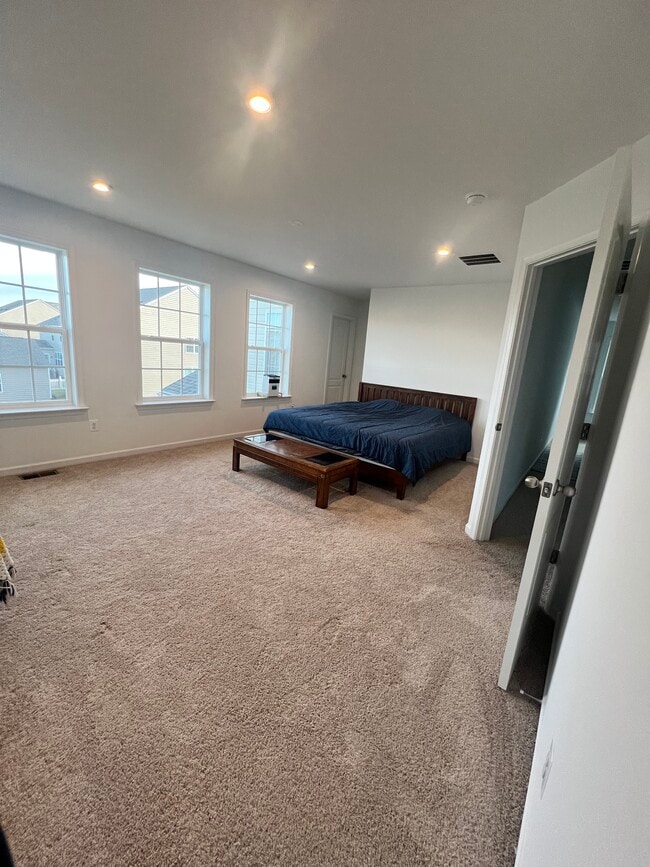 Building Photo - 230 Newbury St