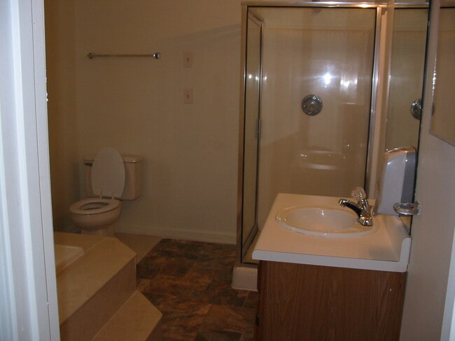 Building Photo - 1205 Sunday Ln