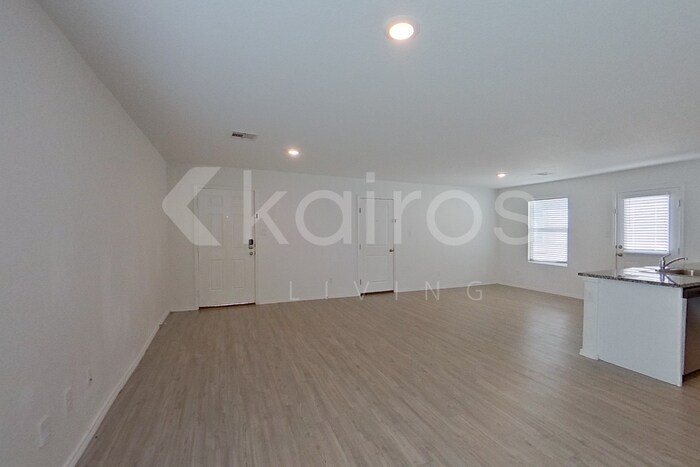 Building Photo - 14318 Calaveras Creek