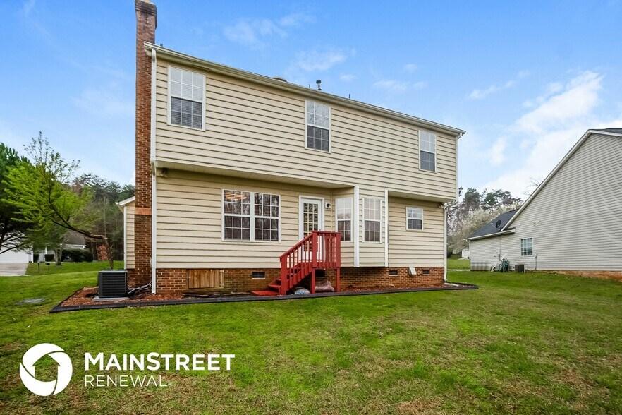 Building Photo - 3030 Edmonton Pl