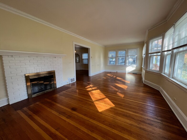 Building Photo - 17611 Winslow Rd