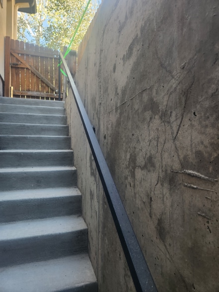 Building Photo - 362 Monroe St