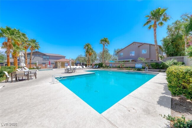 Building Photo - 708 Point Bluff St
