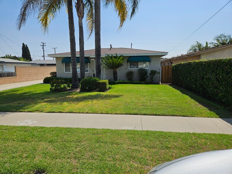 Building Photo - 13852 Milton Ave